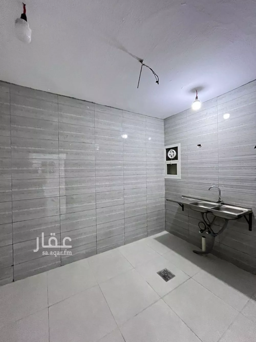 239 sqm building in Manfuhah Al Jadidah 8