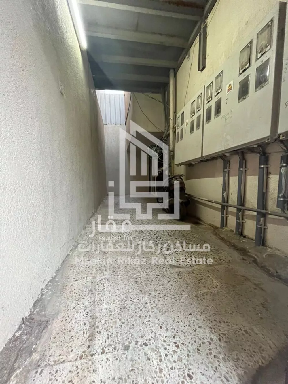 704 sqm building in As Saadah 10