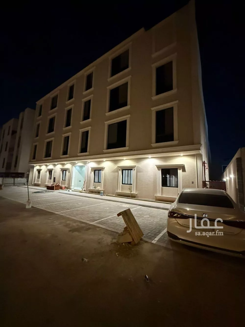 عمارة 900 م² في النرجس 9
