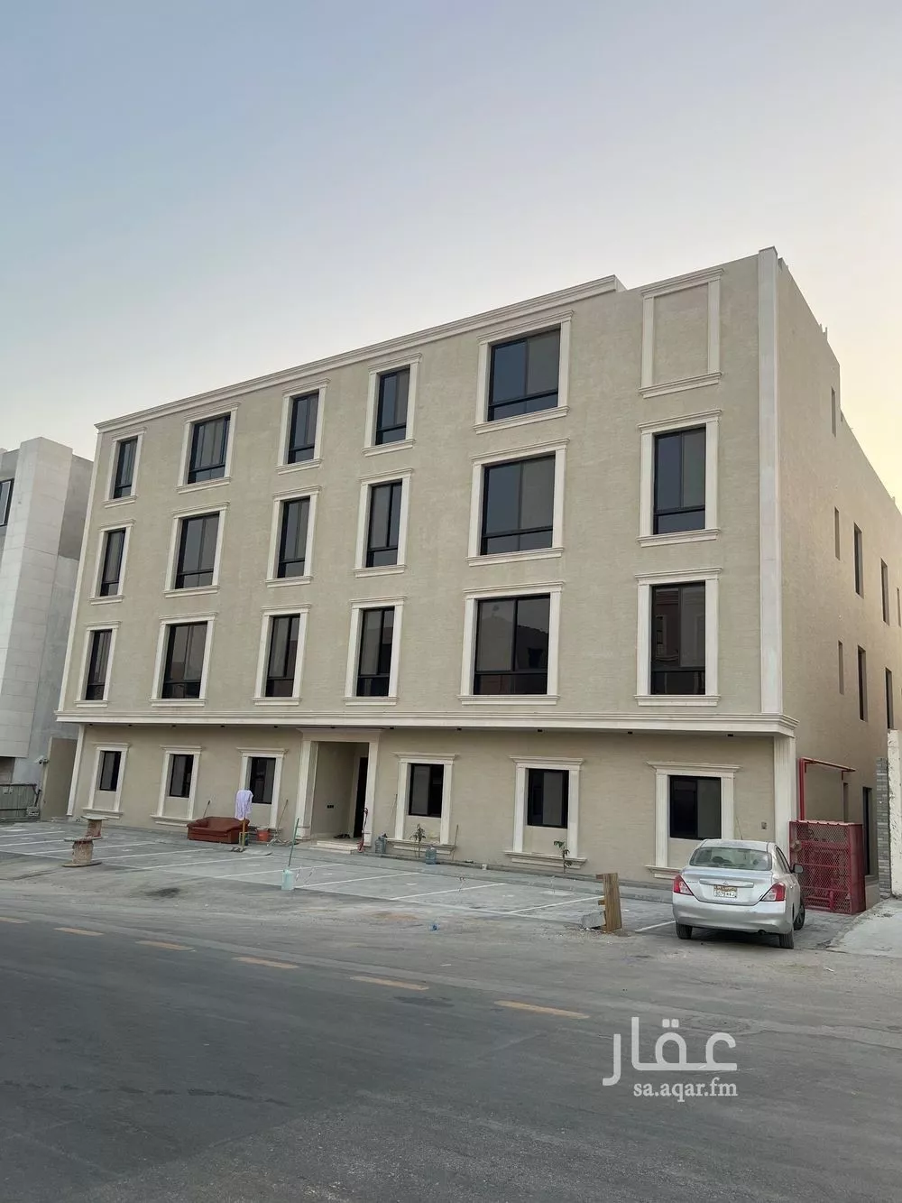 عمارة 900 م² في النرجس 10