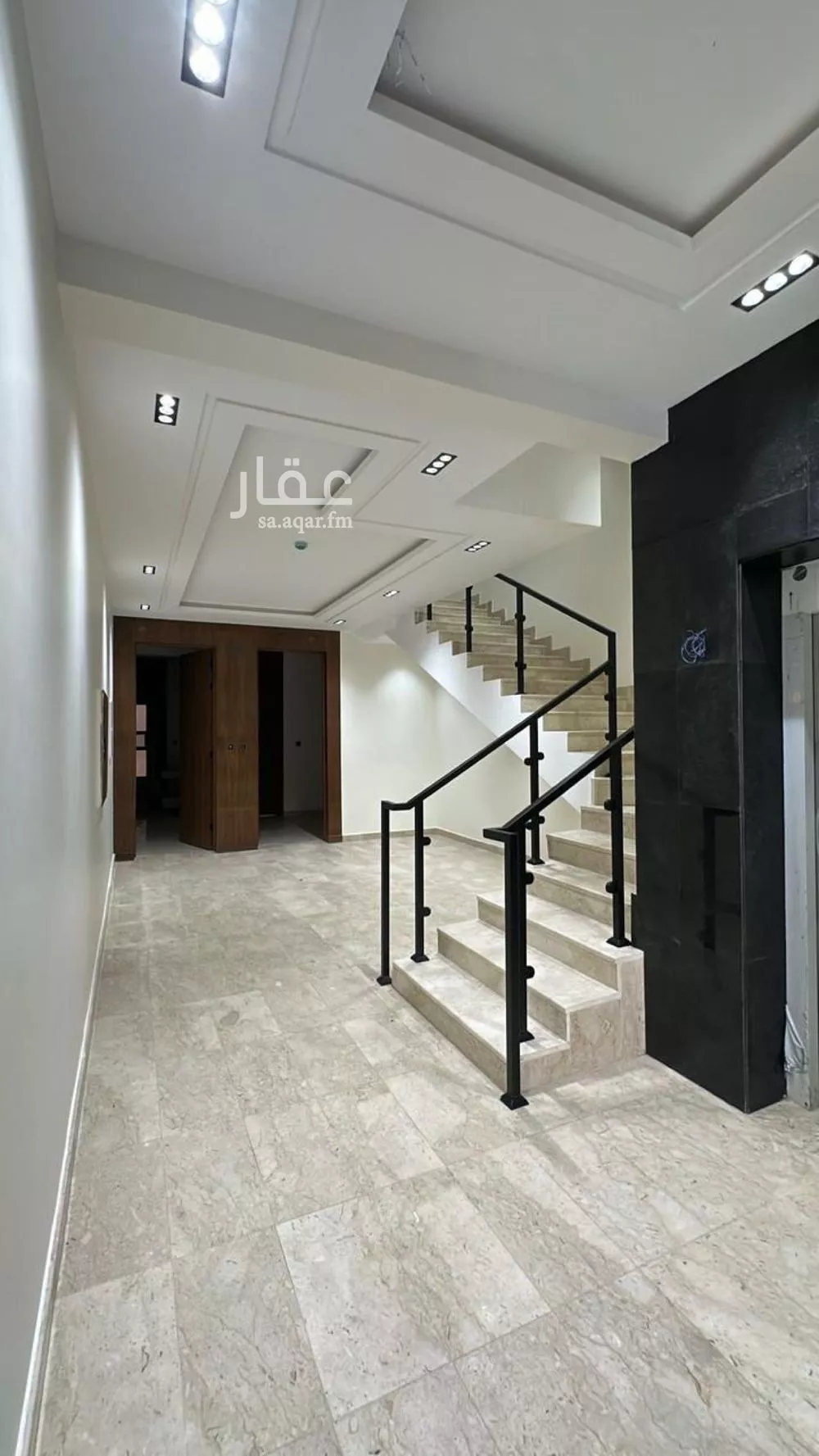 عمارة 840 م² في طويق 6