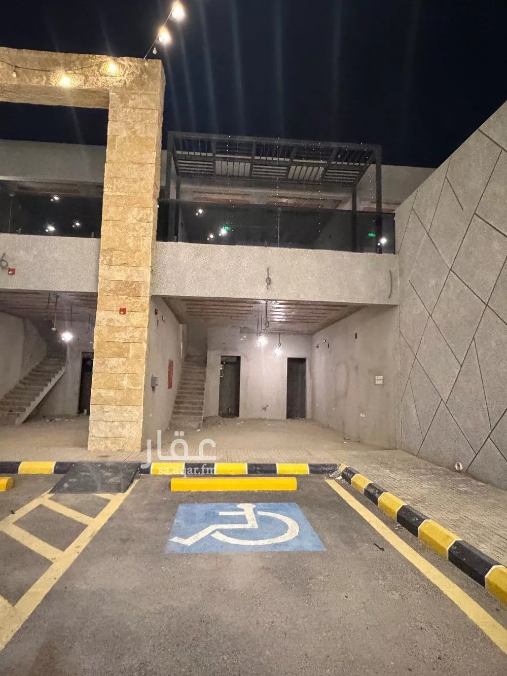 محل 2435 م² في طويق 5