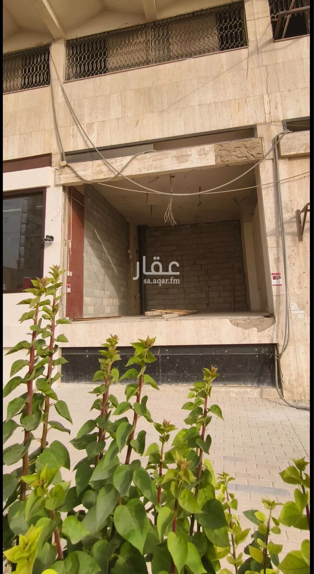 محل 103 م² في المربع 5