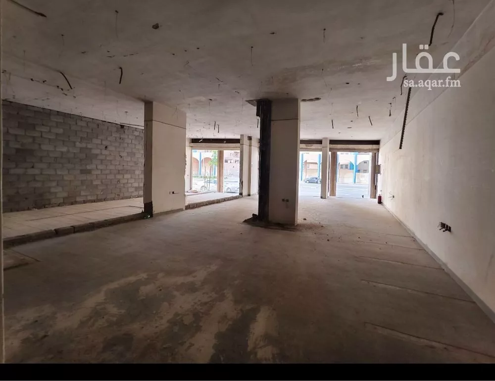 محل 103 م² في المربع 8