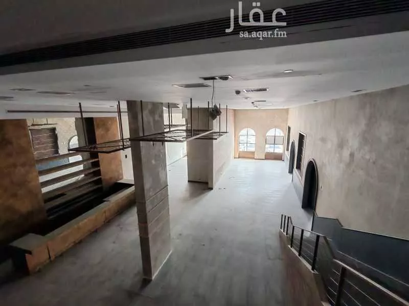 محل 1500 م² في الربيع 20