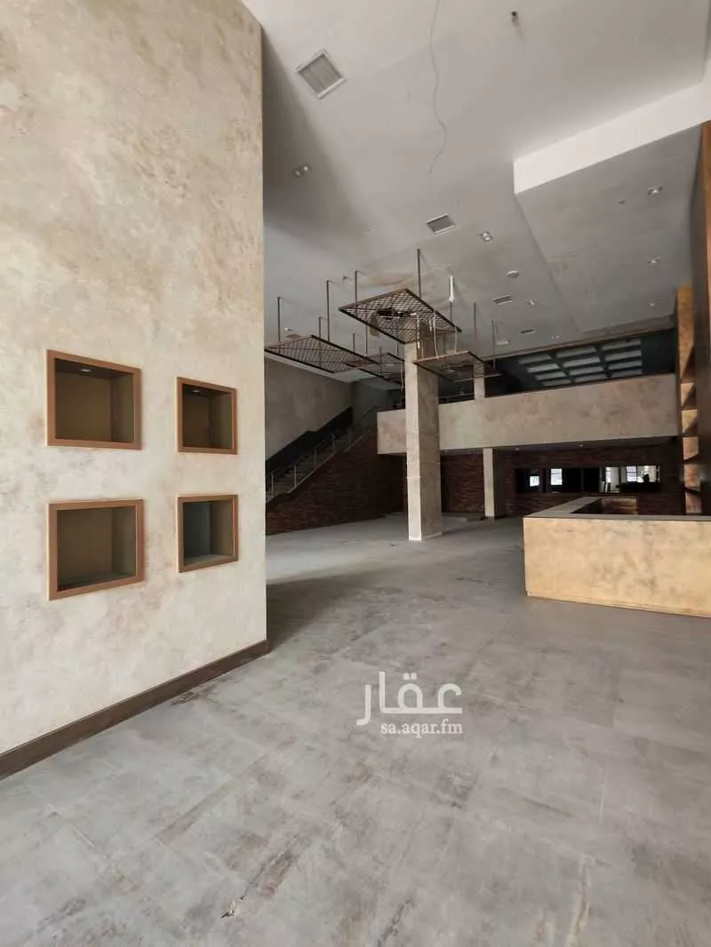 محل 1500 م² في الربيع 6