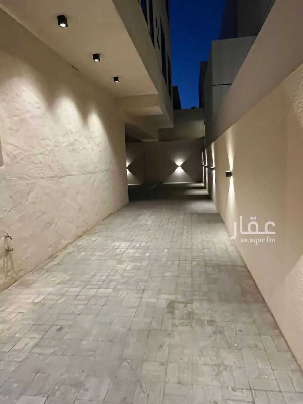 400 sqm building in Al Mahdiyyah 7