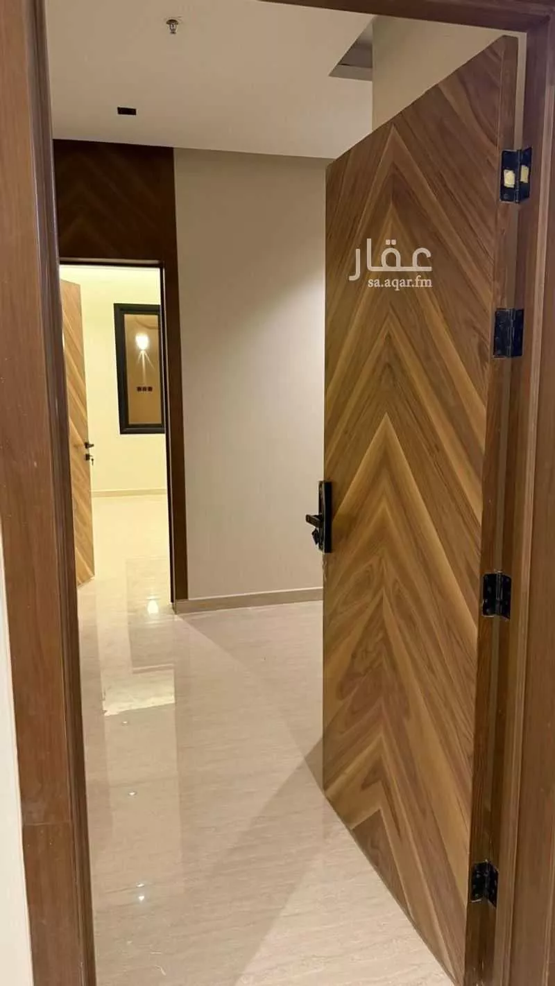 900 sqm building in Dhahrat Laban 2