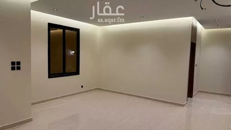 900 sqm building in Dhahrat Laban 14