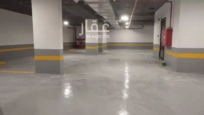 900 sqm building in Dhahrat Laban 17