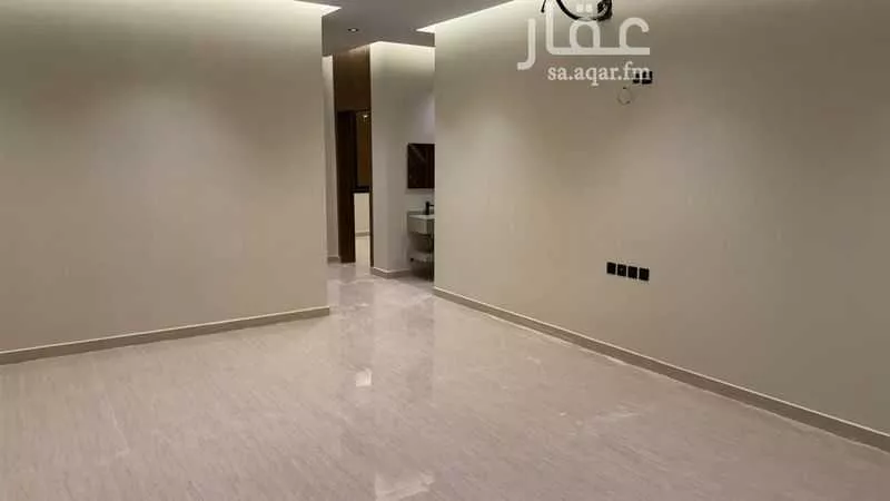 900 sqm building in Dhahrat Laban 21