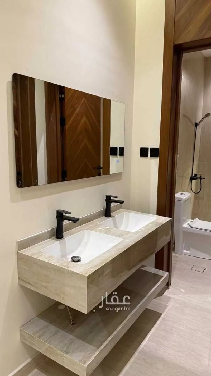 900 sqm building in Dhahrat Laban 10