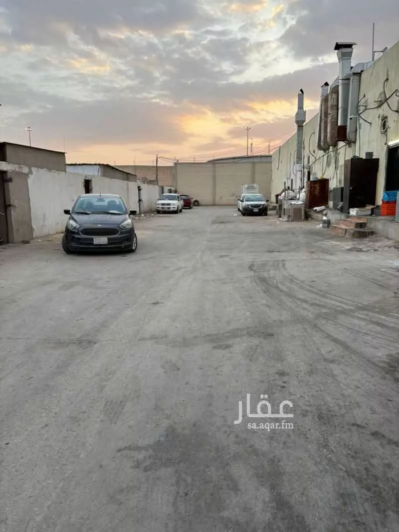 3300 sqm building in As Suwaidi Al Gharabi 6