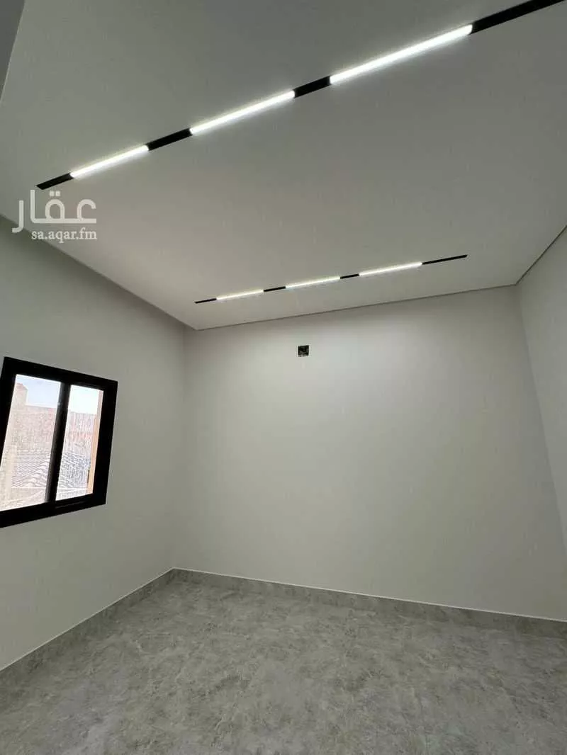 عمارة 237 م² في الشرق 16