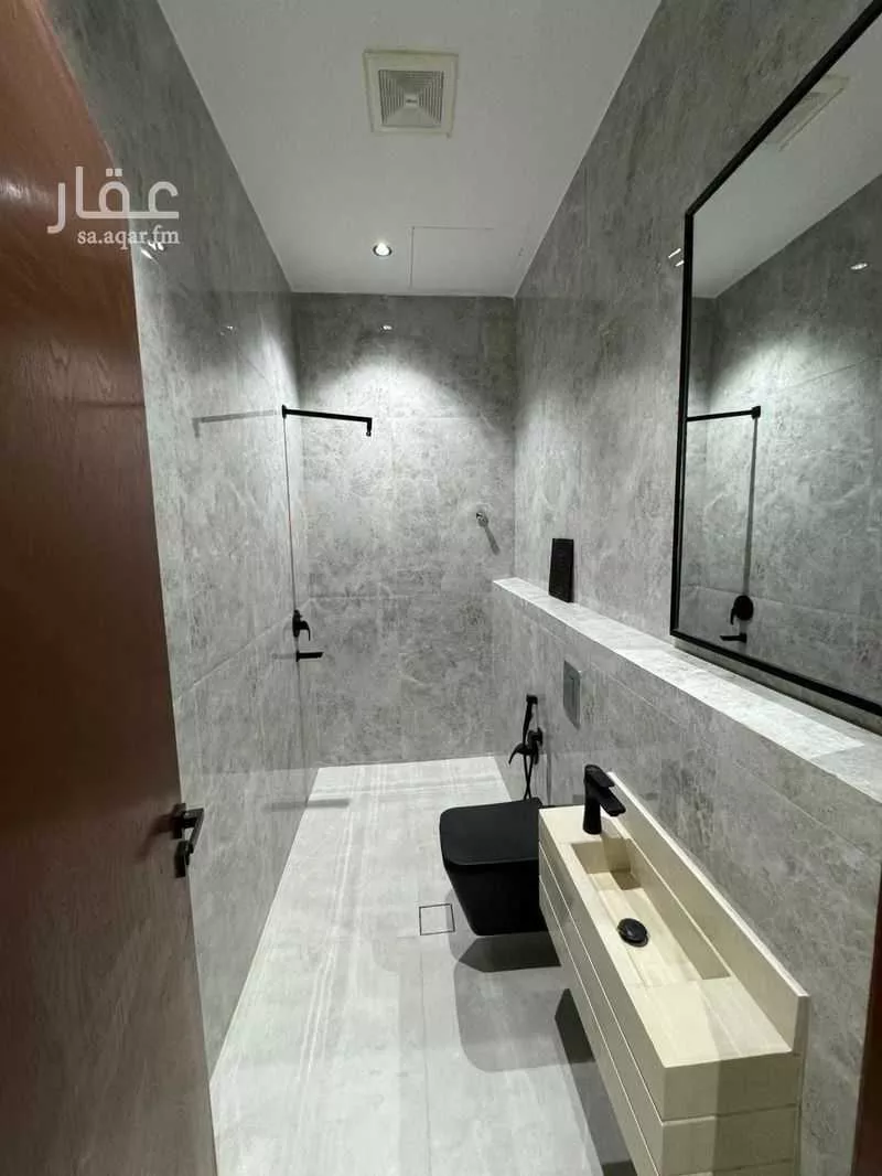 عمارة 237 م² في الشرق 17