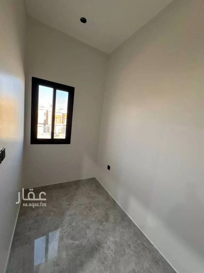 عمارة 237 م² في الشرق 24