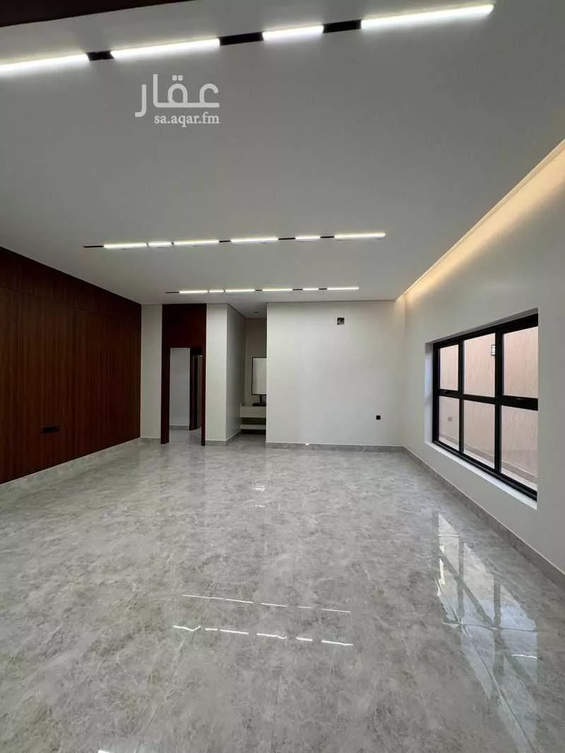 عمارة 237 م² في الشرق 9