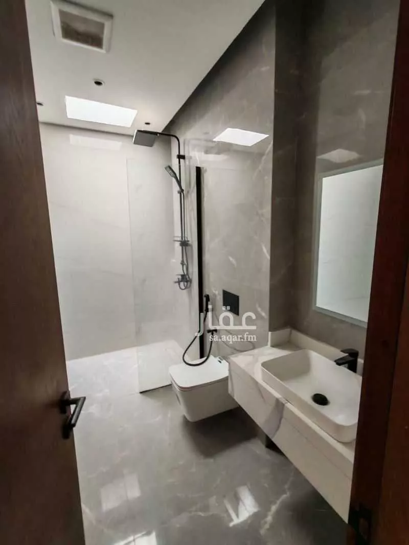 188 sqm building in Ash Sharq 12