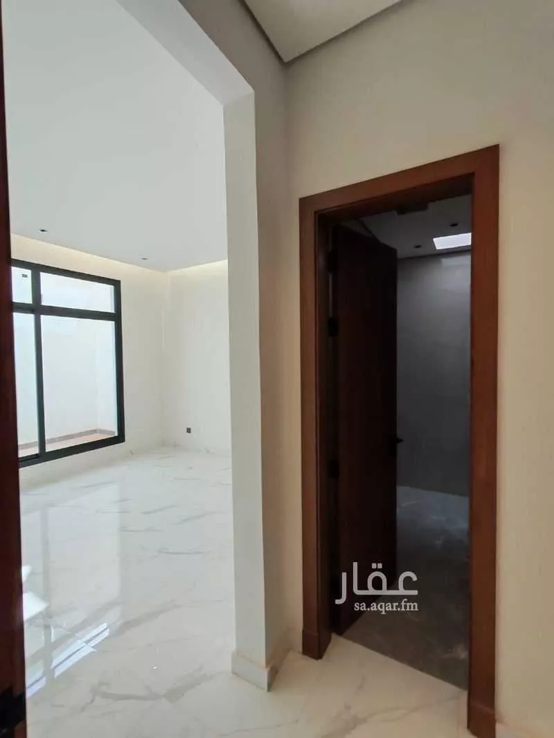 188 sqm building in Ash Sharq 7