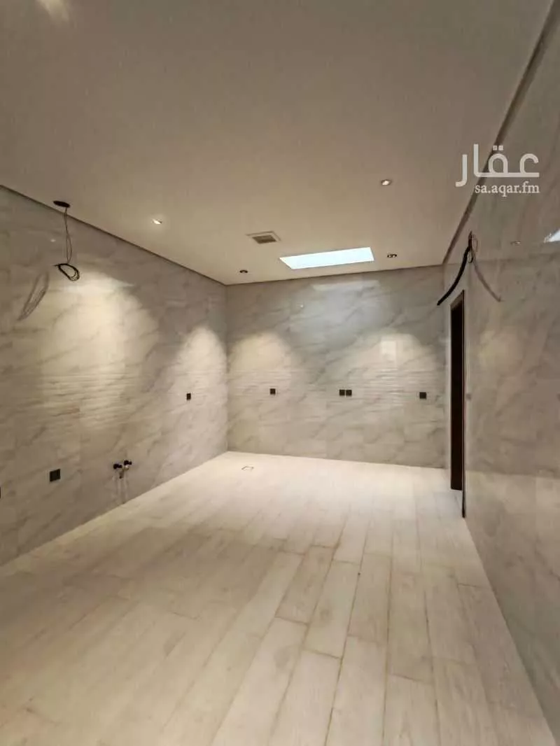 188 sqm building in Ash Sharq 8