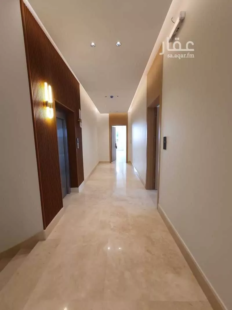 عمارة 1063 م² في الملقا 12