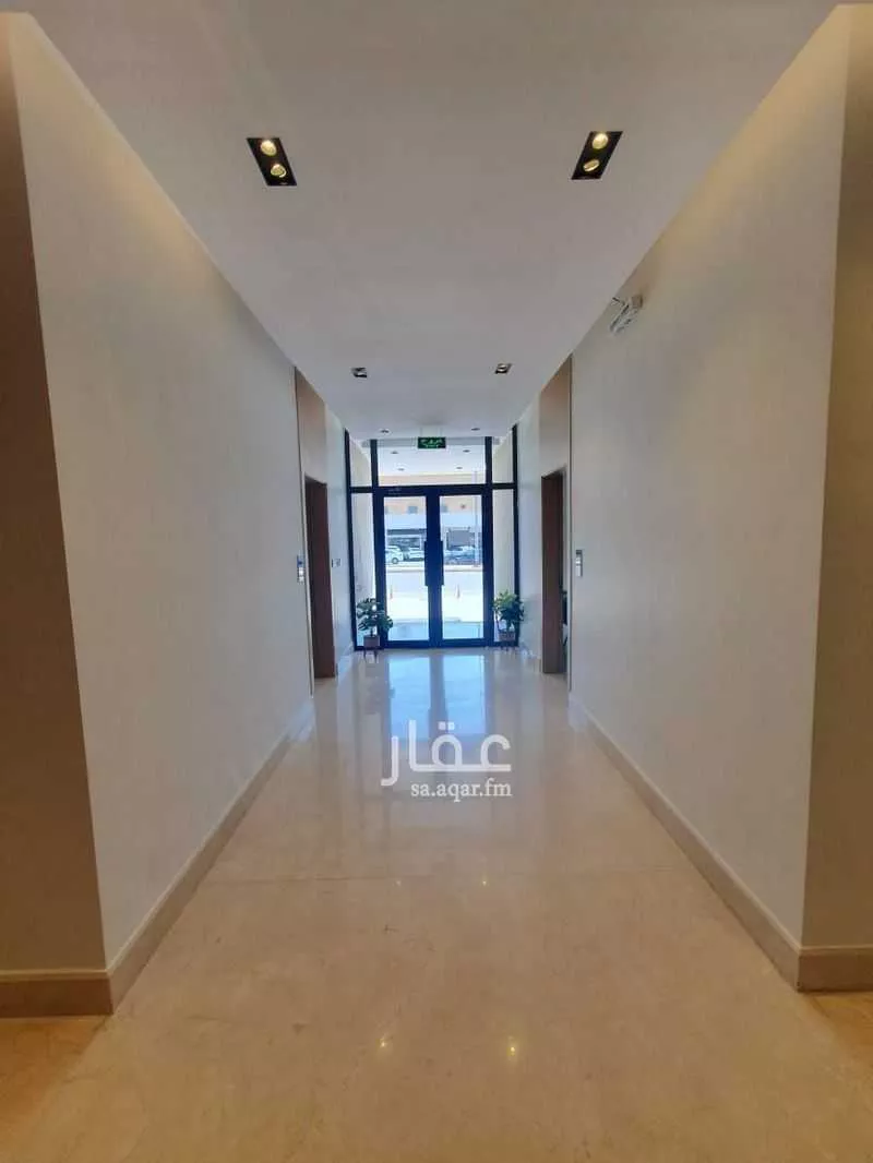 عمارة 1063 م² في الملقا 9