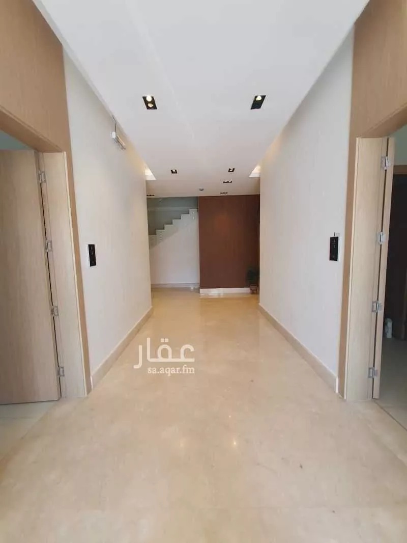 عمارة 1063 م² في الملقا 10