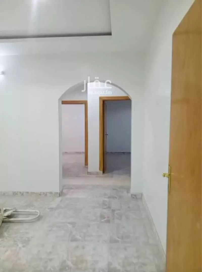 عمارة 702 م² في الخليج 7