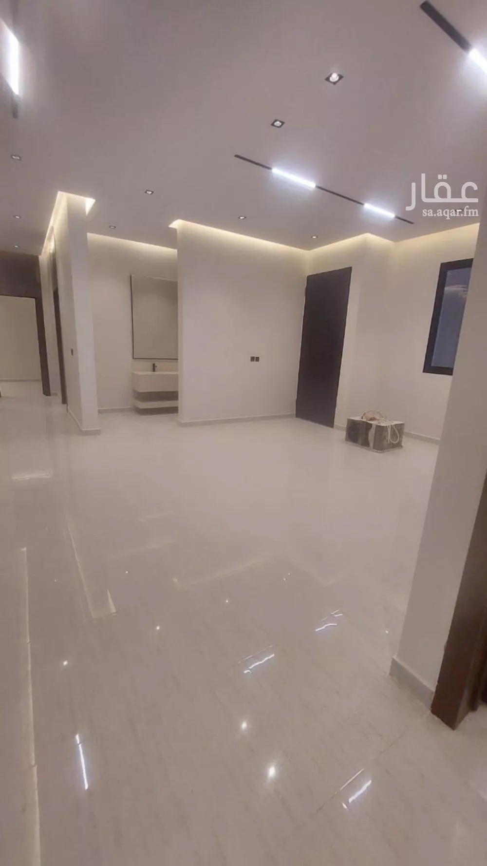 عمارة 174 م² في الشرق 9