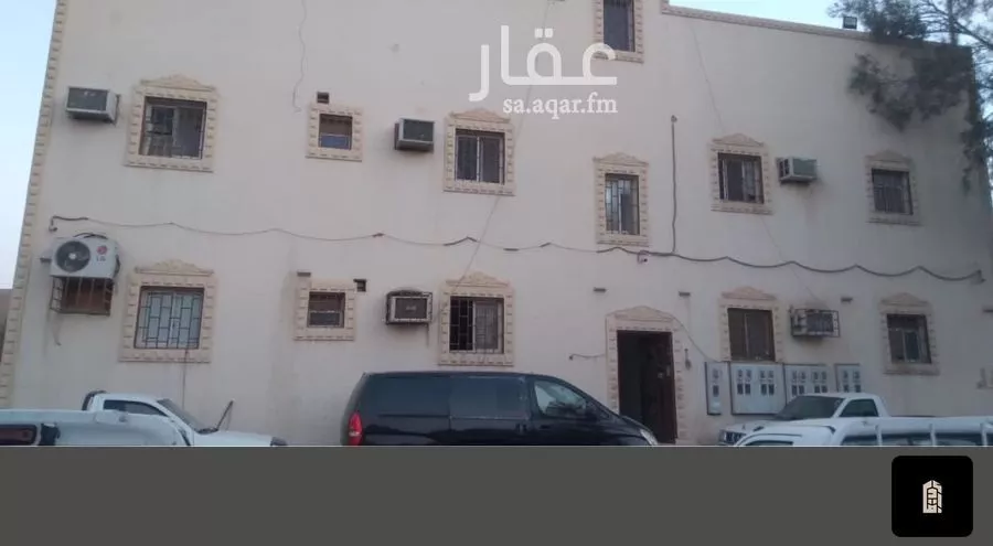 302 sqm building in Manfuhah 4