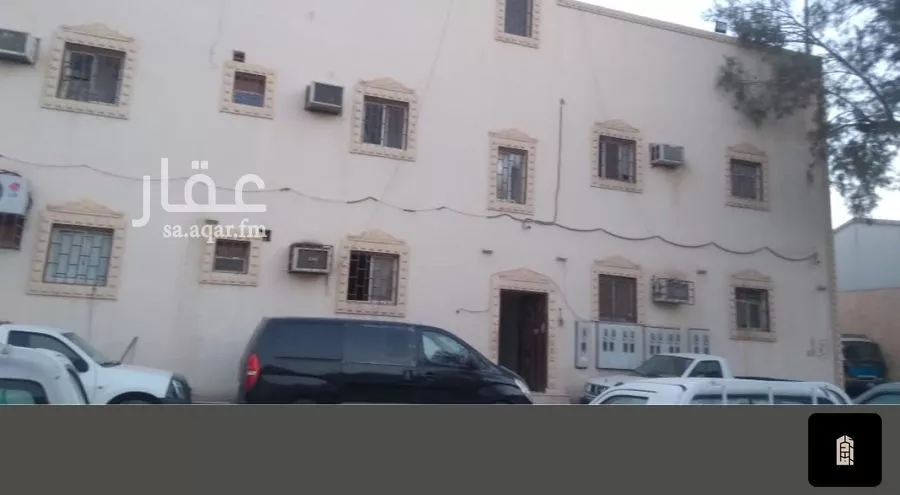 302 sqm building in Manfuhah 6