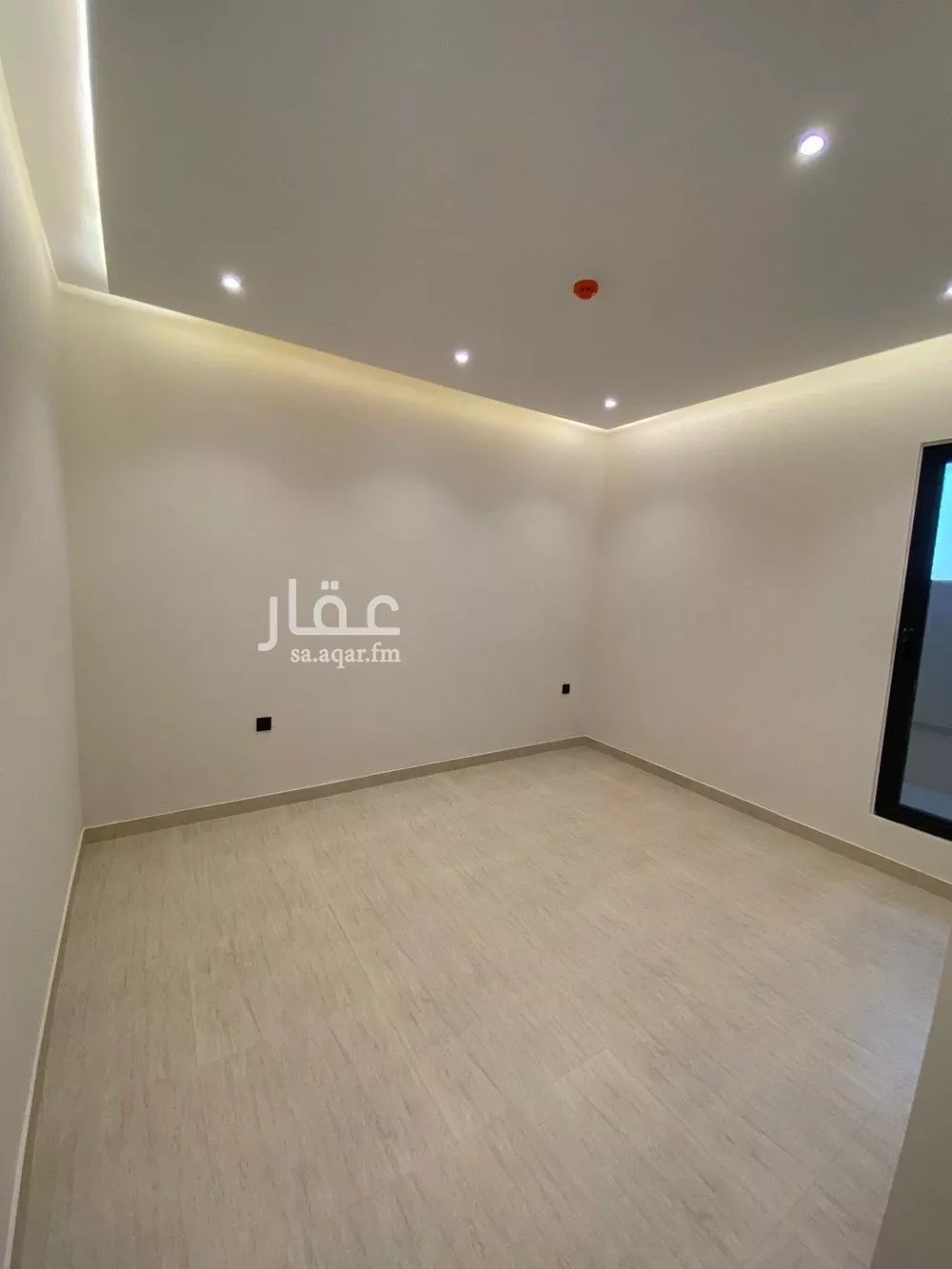 840 sqm building in Dhahrat Laban 5