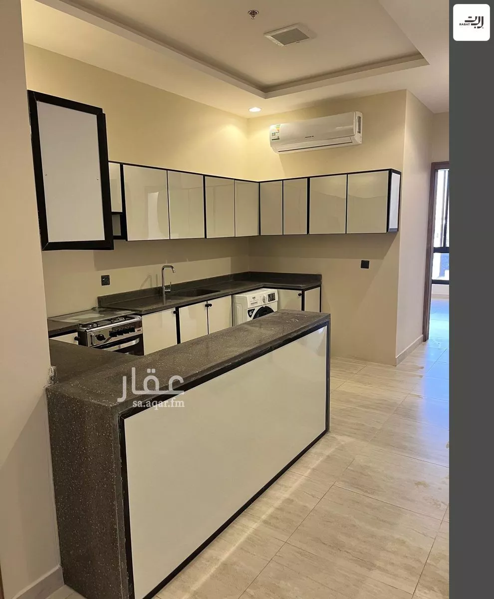 812 sqm building in Al Aridh 7