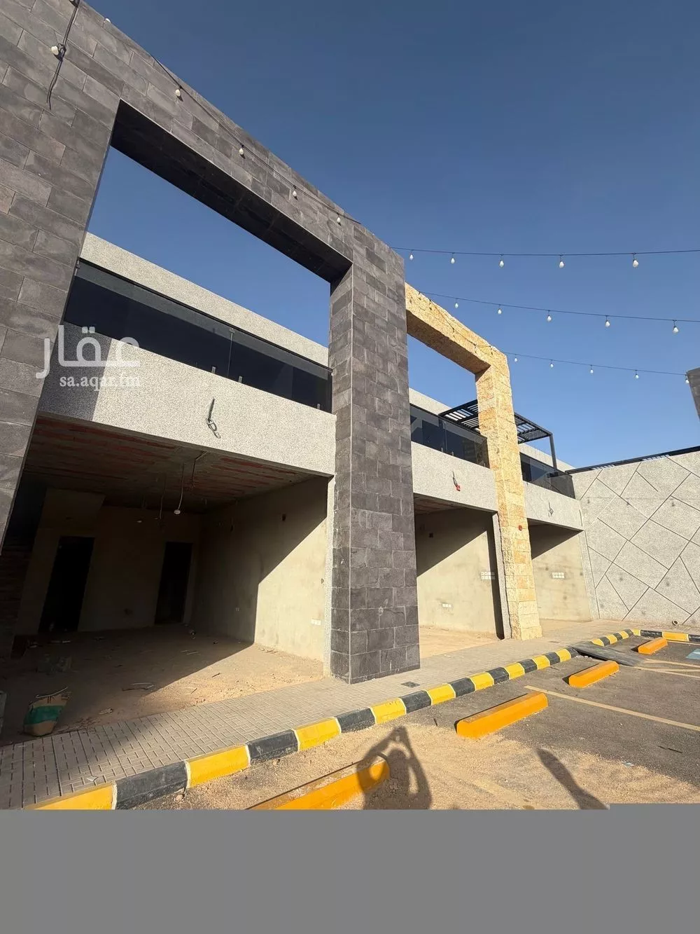 محل 151 م² في طويق 4