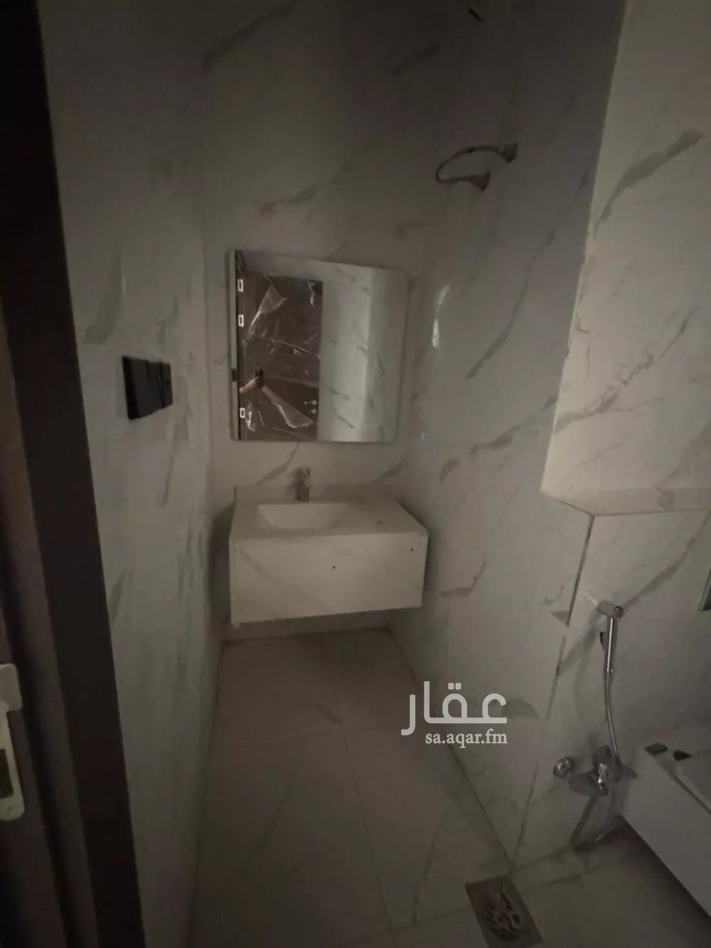 عمارة 1326 م² في القادسية 6