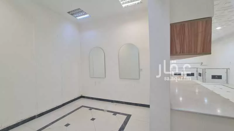 محل 500 م² في العريجاء الغربية 11