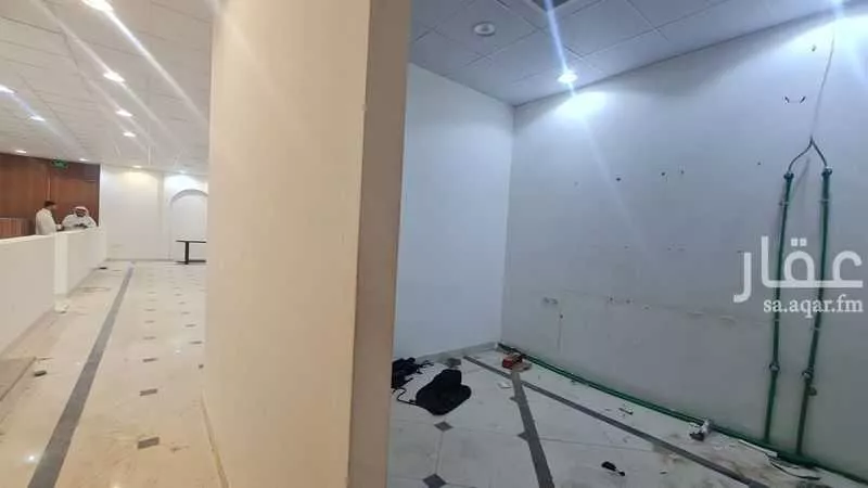 محل 500 م² في العريجاء الغربية 19