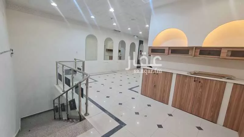 محل 500 م² في العريجاء الغربية 21