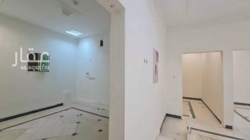 محل 500 م² في العريجاء الغربية 24