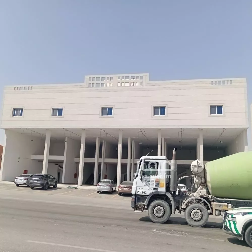 1137 sqm shop in Al Narjis 4
