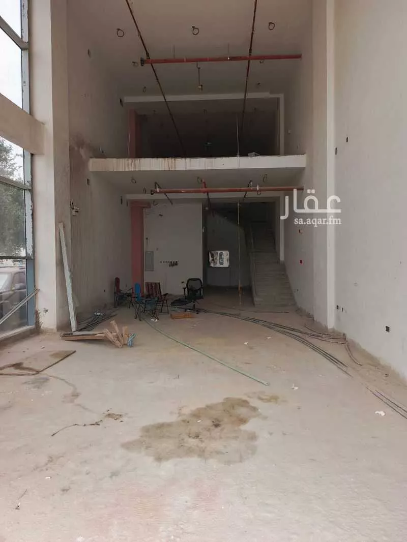 محل 210 م² في العليا 2