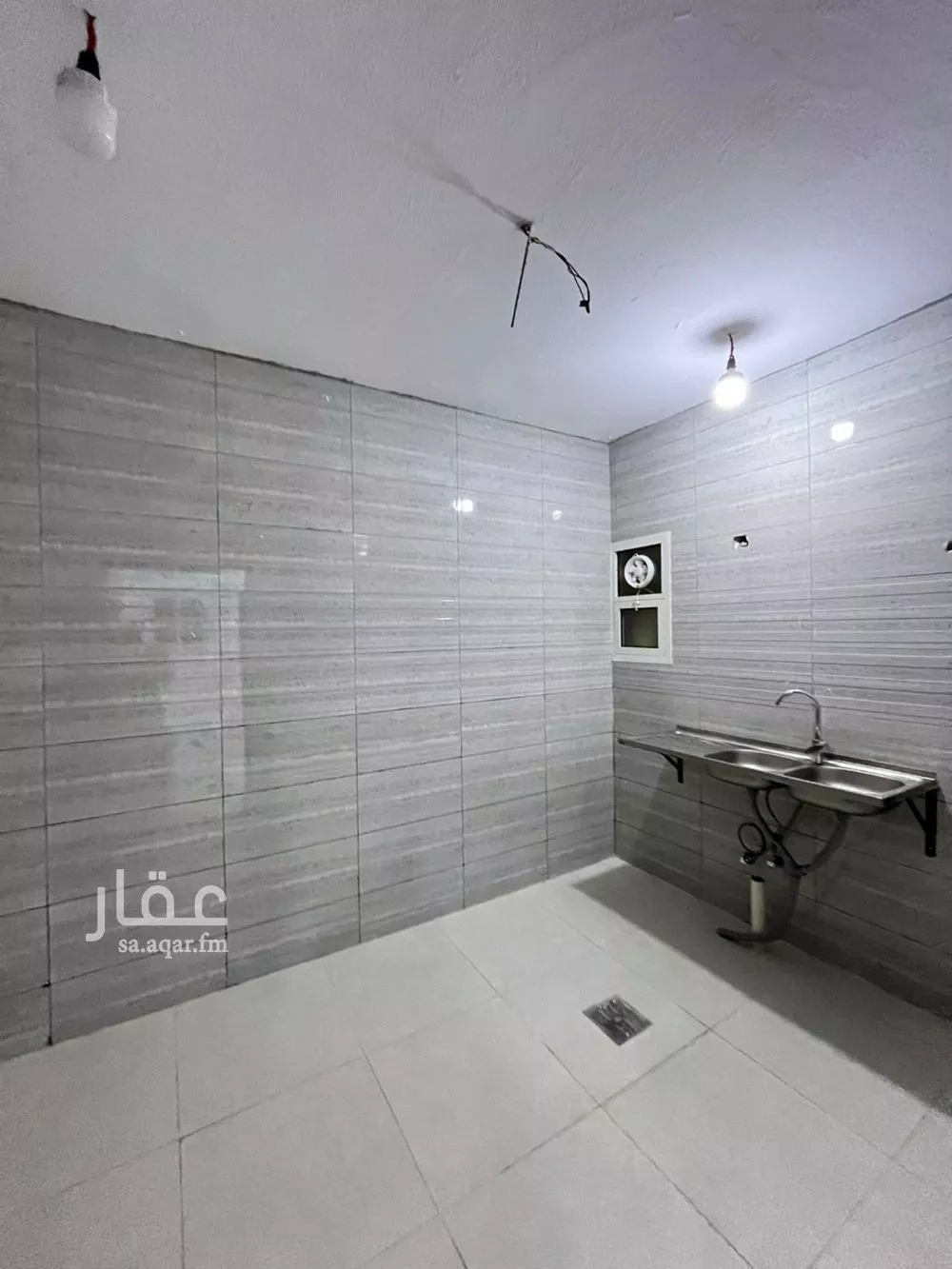 239 sqm building in Manfuhah Al Jadidah 3
