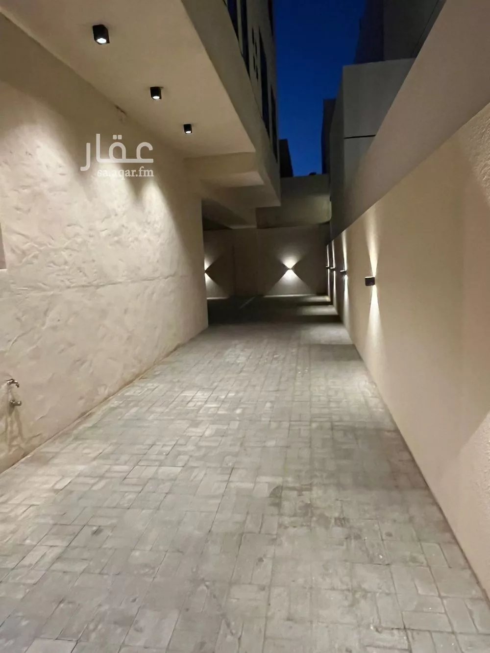 400 sqm building in Al Mahdiyyah 3