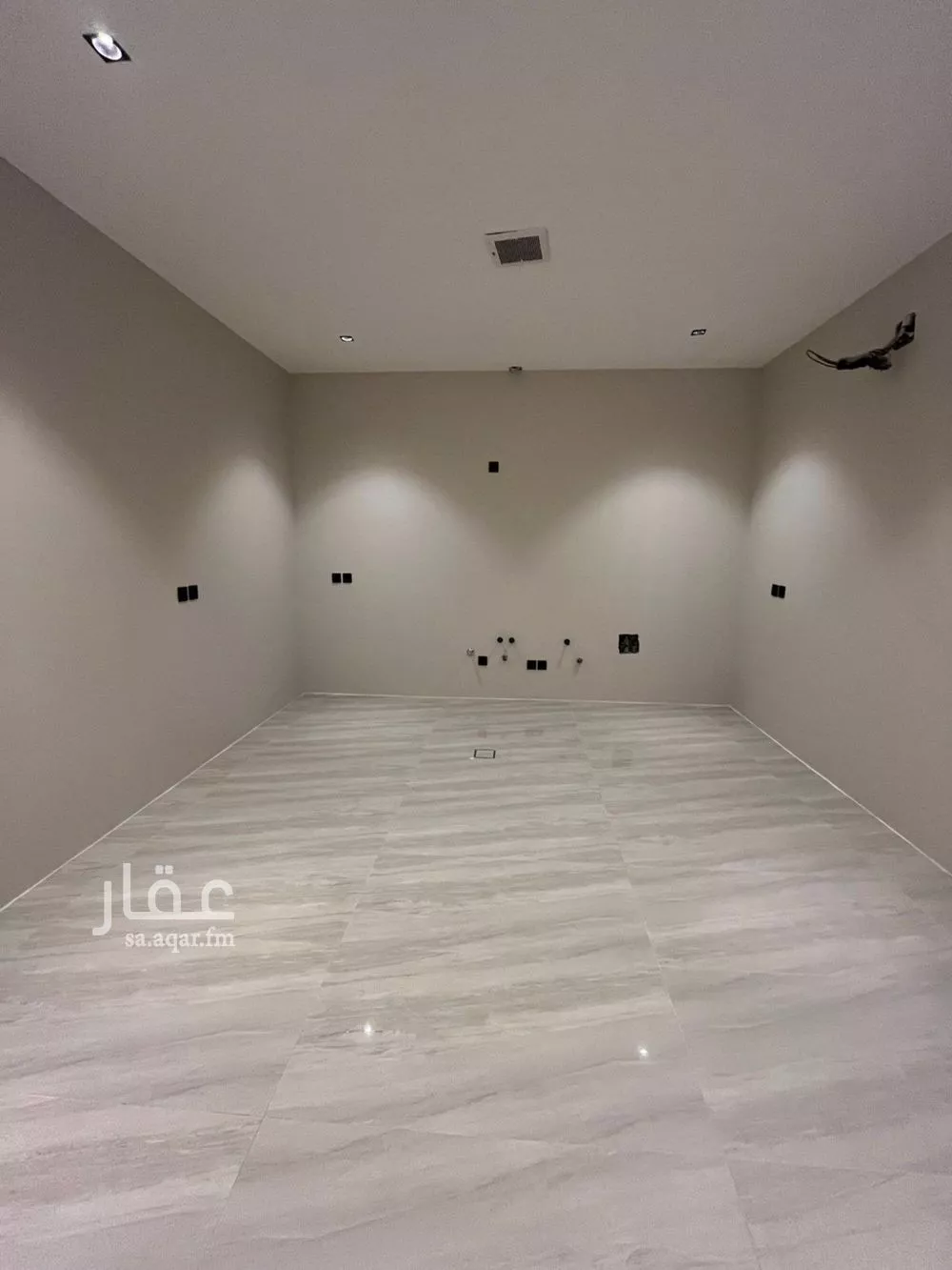 400 sqm building in Al Mahdiyyah 7