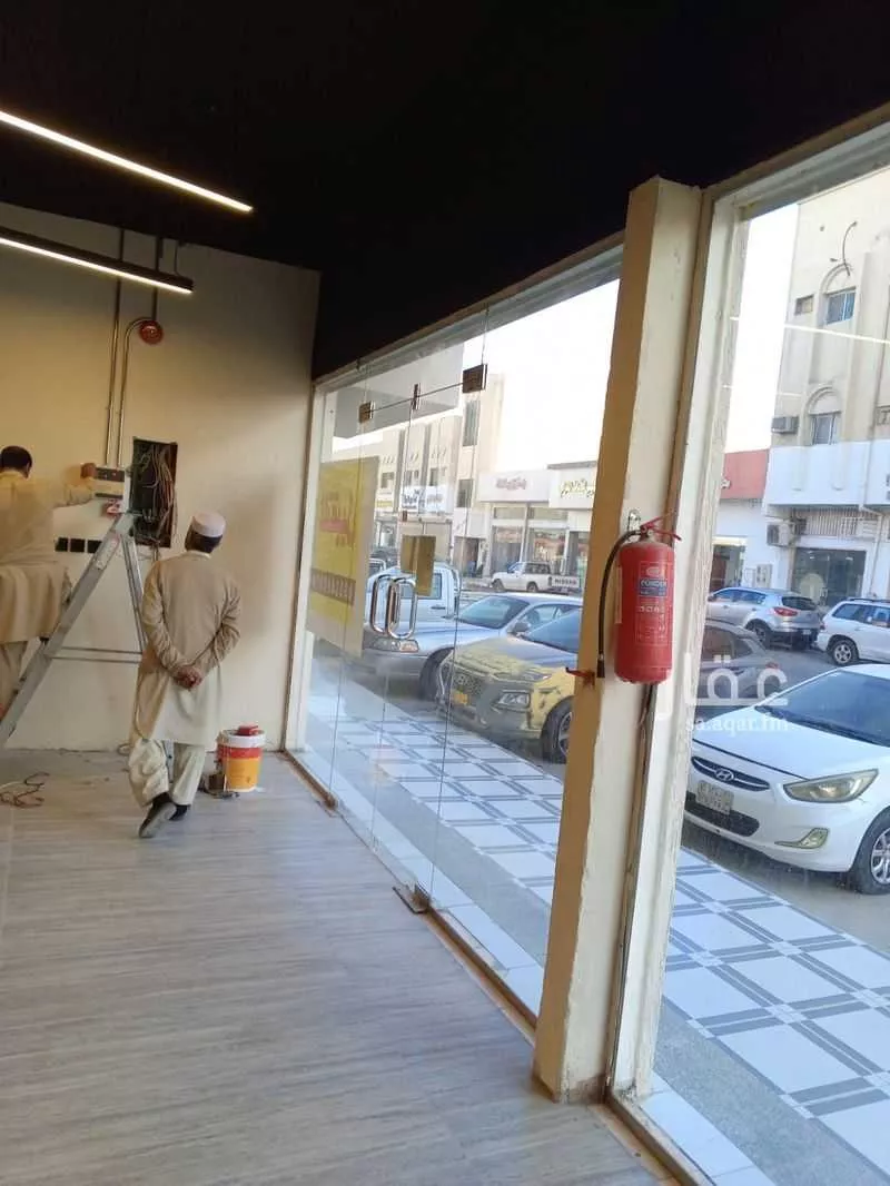400 sqm shop in Manfuhah 11