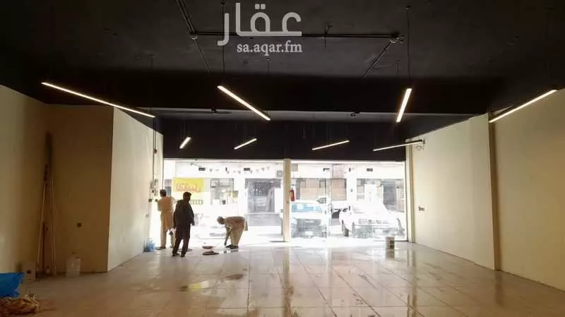 400 sqm shop in Manfuhah 3