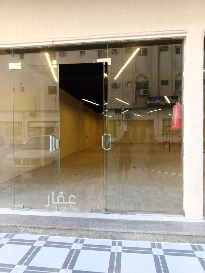 400 sqm shop in Manfuhah 5