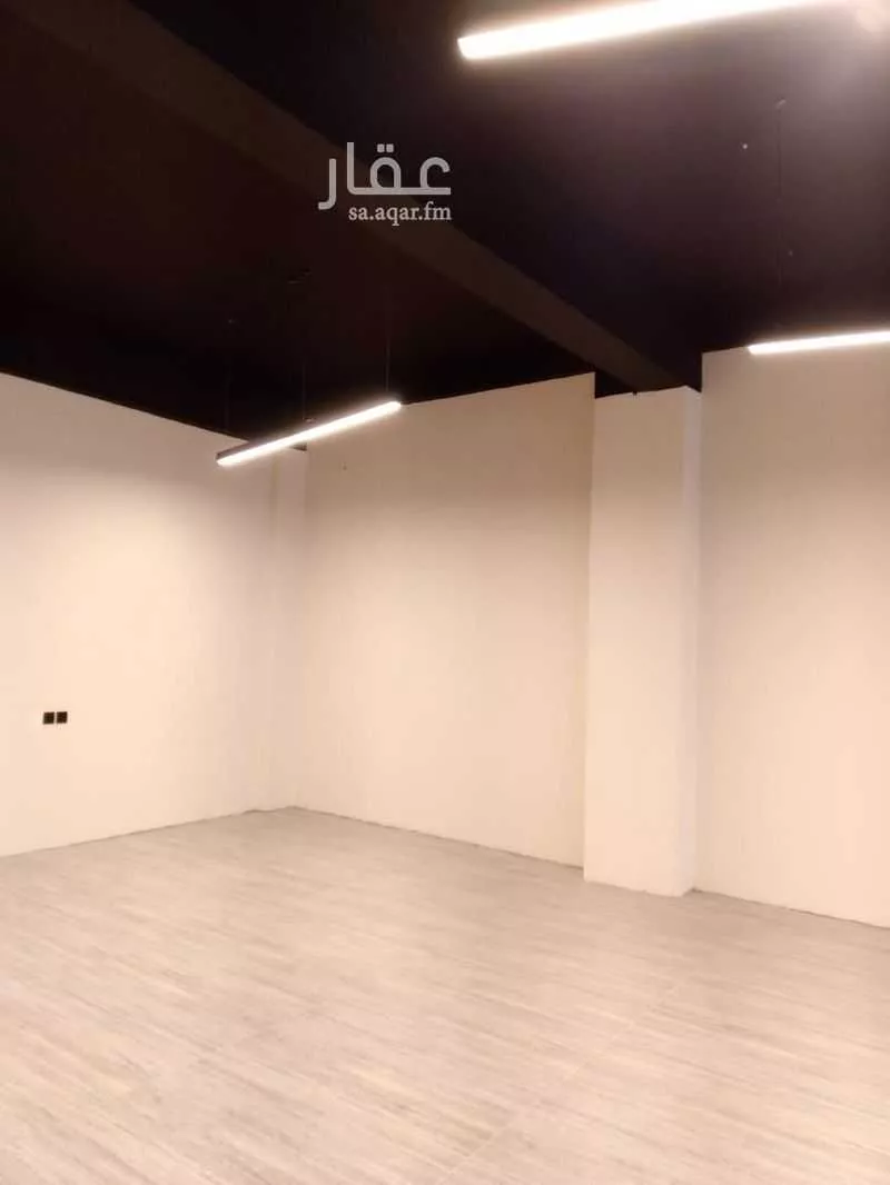 400 sqm shop in Manfuhah 6