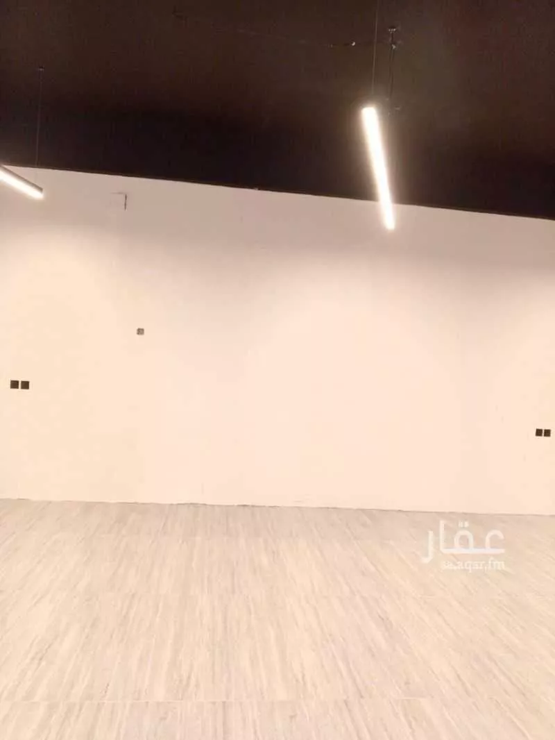 400 sqm shop in Manfuhah 7