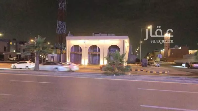 محل 622 م² في العزيزية 5